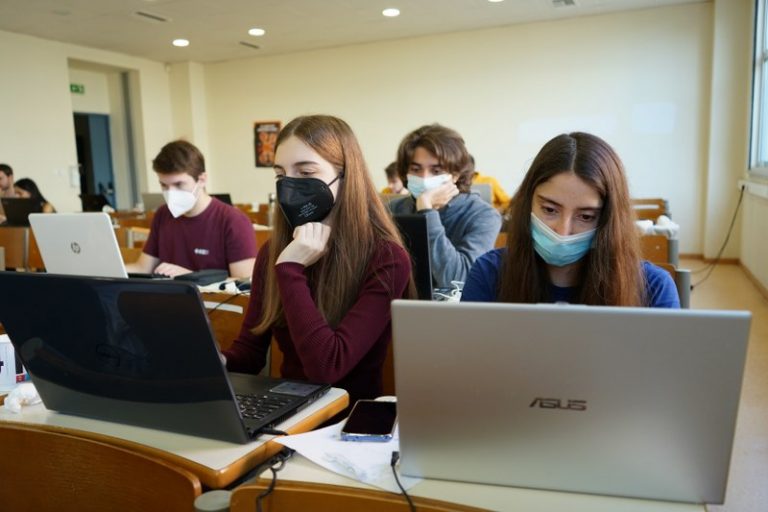 Adoption of distance learning tools in Greece during the Covid-19 pandemic